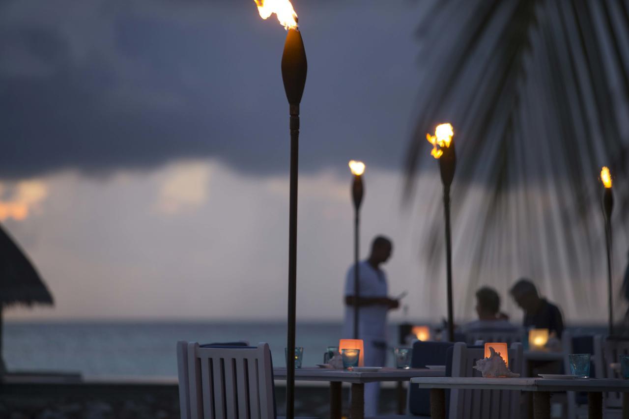 Four Seasons Maldives At Kuda Курортний комплекс