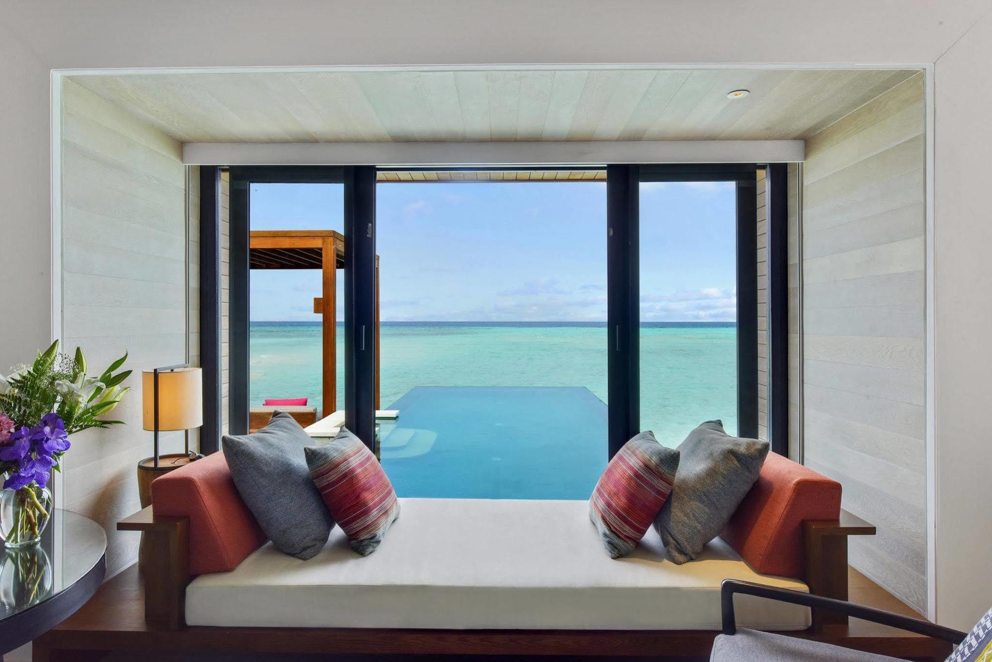 Four Seasons Maldives At Kuda Курортний комплекс 5*