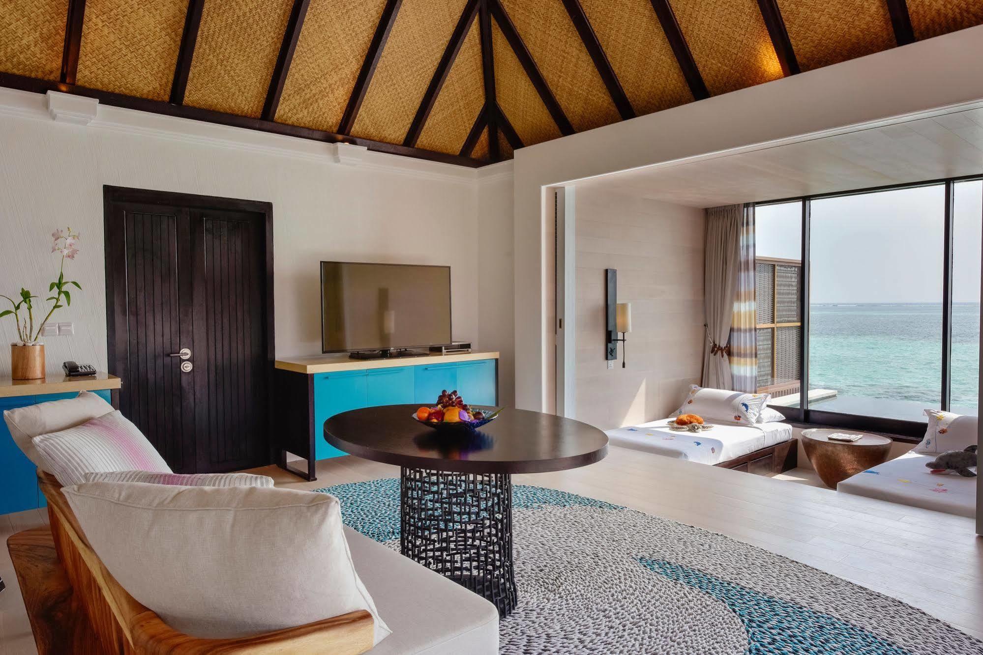 Курортний комплекс Four Seasons Maldives At Kuda