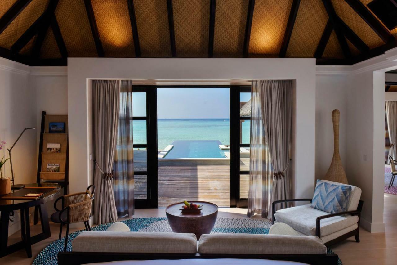 Курортний комплекс Four Seasons Maldives At Kuda 5*